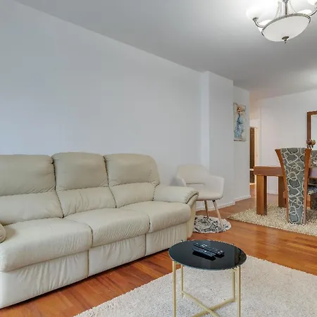Studio Fuer 3 Personen Und 1 Kind In So Martinho, Madeira Und Umgebung