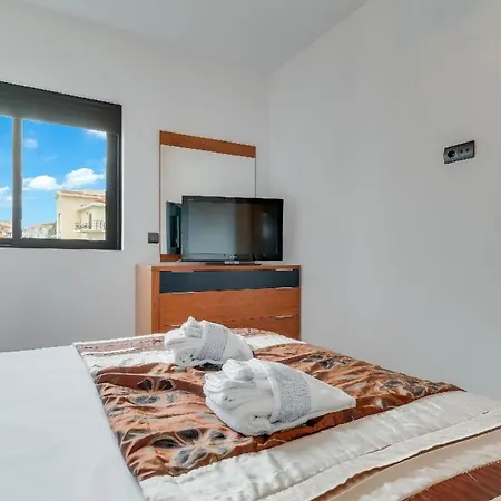 Studio Fuer 3 Personen Und 1 Kind In So Martinho, Madeira Und Umgebung
