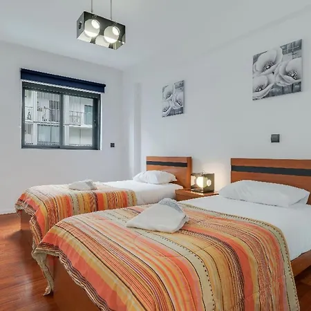 Studio Fuer 3 Personen Und 1 Kind In So Martinho, Madeira Und Umgebung